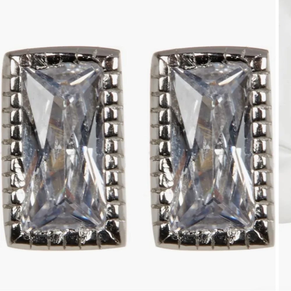 Adornia white rhodium plate Swarovski crystal studs!! 🤩